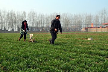 ˮ�ܷ�զ�ø��ã�С��׷�����Æ᣿