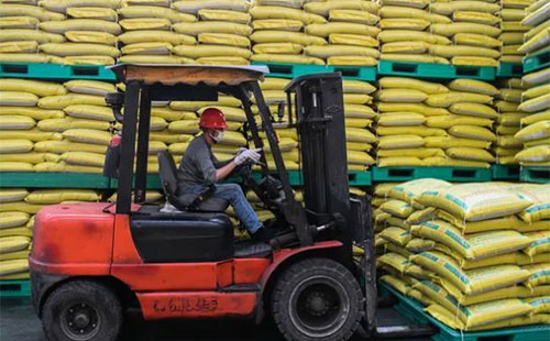 ԭ�ϝq���@�ˣ���(f��)�Ϸʃr(ji��)���(ji��n)ͦ